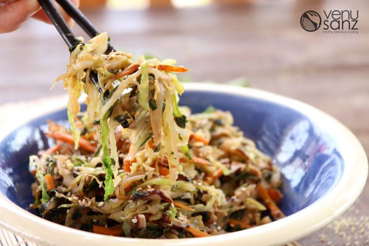 Salteado de verduras con hojas de remolacha
