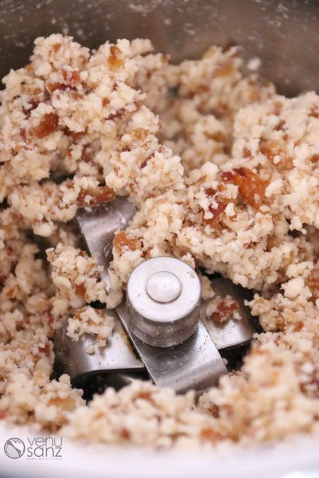 crushed-nuts-and-dates