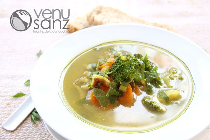Sopa-primaveral-de-verduras