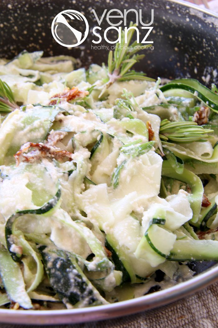TAGLIATELLE-DE-CALABACÍN-Y-TOMATE-SECO