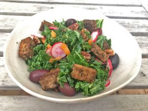 Ensalada de tempeh y kale 1