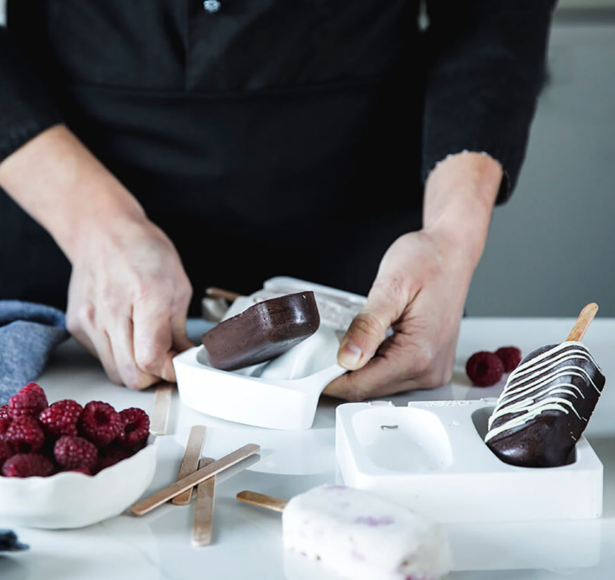 manipulando helados16